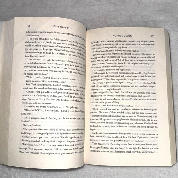 Nophek Gloss by Essa Hansen (2020) First Edition Trade Paperback Sci-Fi Novel - Picture 9 of 10